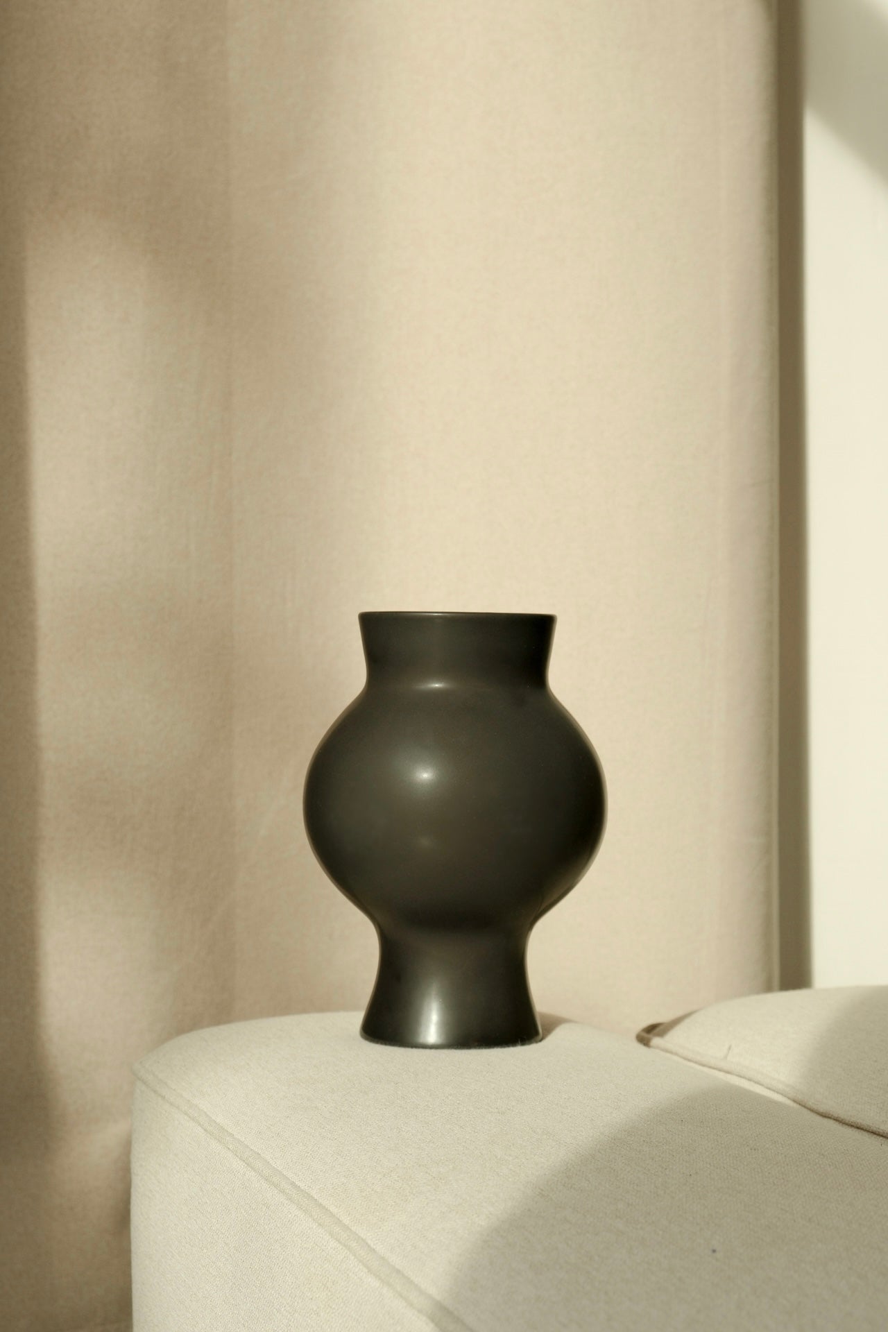 Ваза «Harmonia» в Чорному